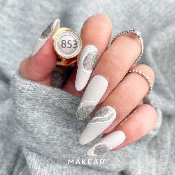Makear gel polish 853 on nails