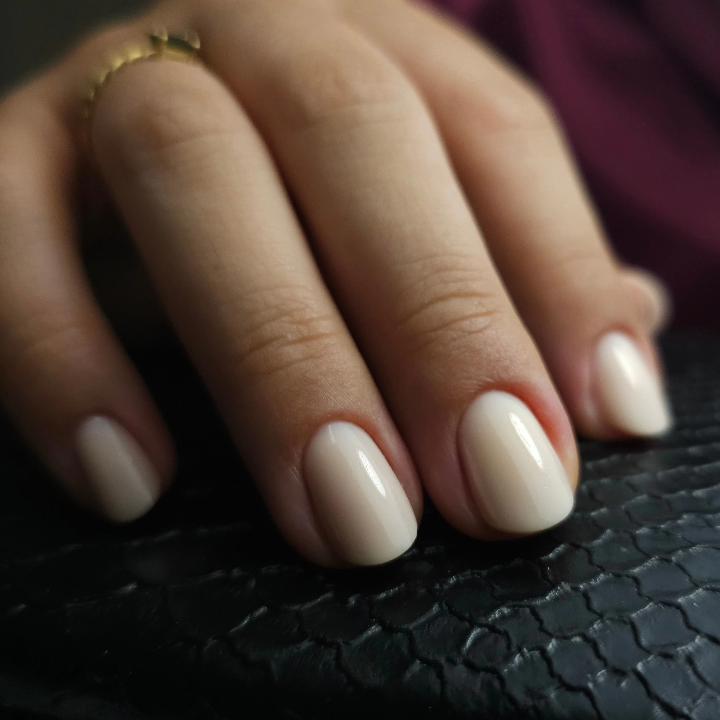 Natural nail treatment By Nathalie